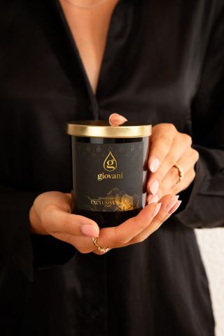 ✨🍊 A luxus és az egyediség édes-friss robbanása a vanília és a mandarin kombinációjában. EXCLUSIVE GOLD — egy gyertya,...